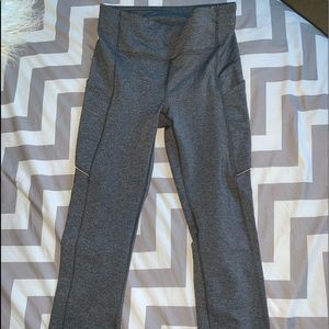 women’s cropped lululemon leggings (never worn)